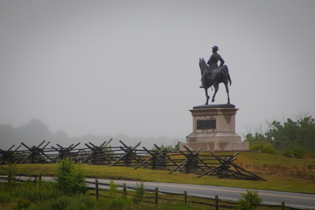 A statue of a civil war general riding a horse